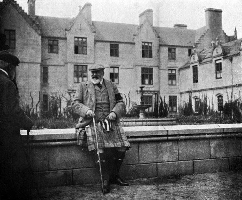 King Edward VII relaxing at Balmoral.