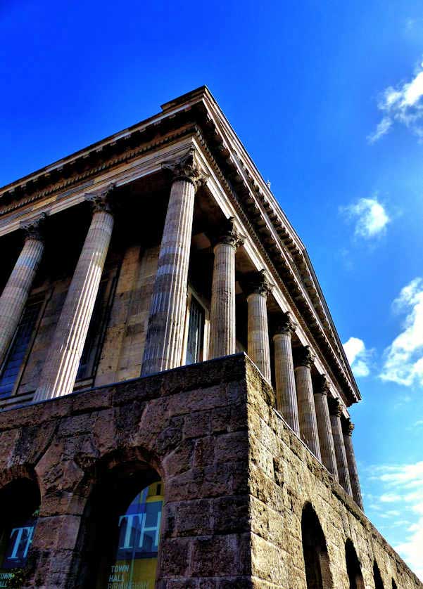 The Town Hall Birmingham reopened 2007 following refurbishments.