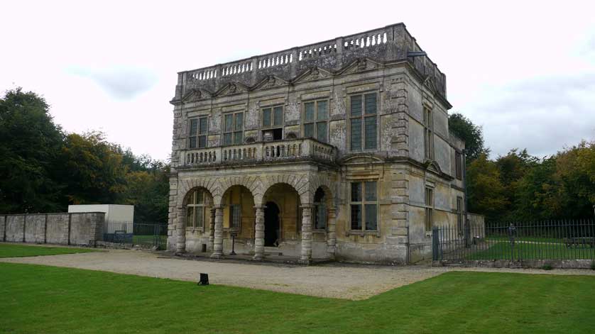 Lodge Park was built in 1634 by John Crump Dutton.