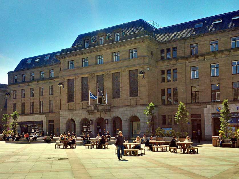 Dundee City Chambers.