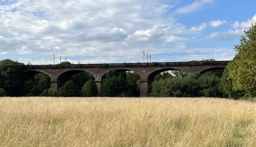 Wharncliffe Viaduct, Brent Meadow, London, UK.