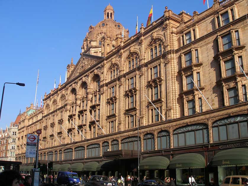 Harrods department store, Knightsbridge, London, UK