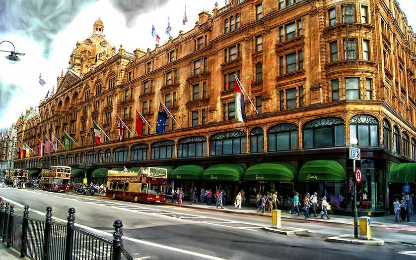 Harrods department store, Knightsbridge, London, UK