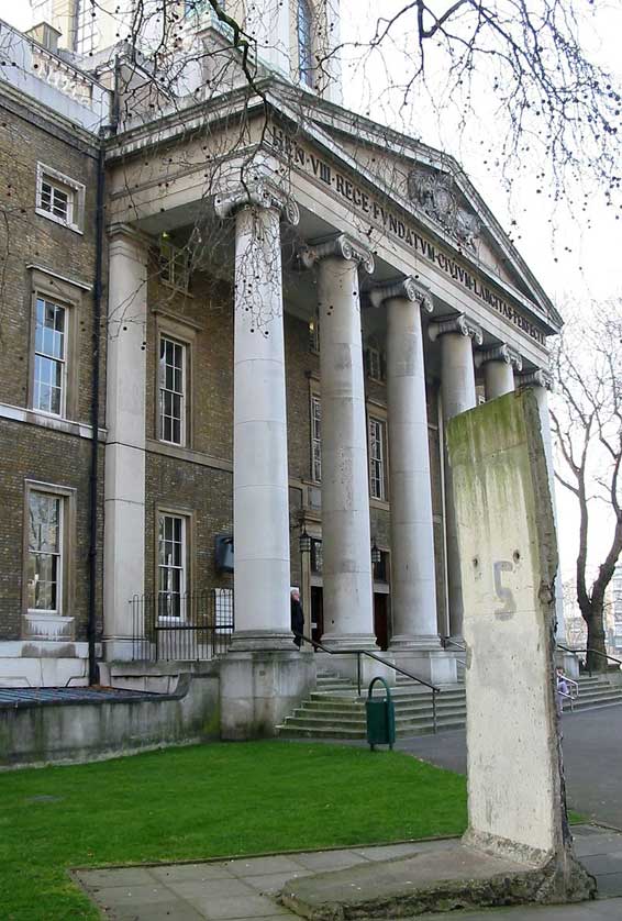 The entrance to the museum.