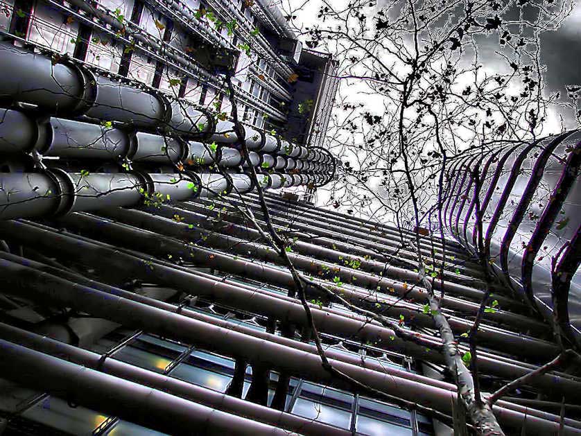 In 2011 the Lloyd's Building became the youngest building to gain Grade 1 listing.