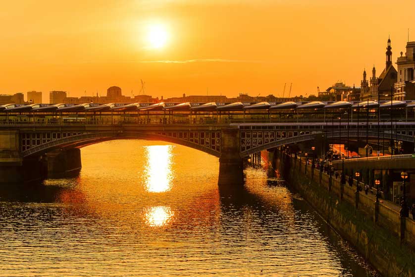 Blackfriars Bridge, London.