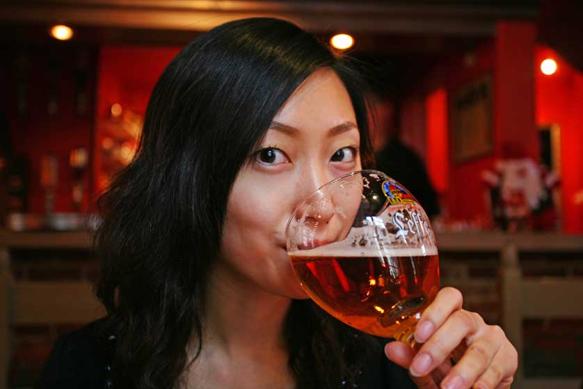 London pub, UK
