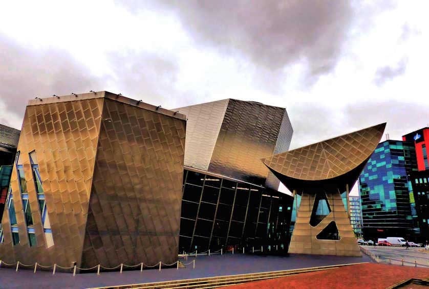The Lowry, a major arts centre complex built on Pier 8 of Salford Quays.