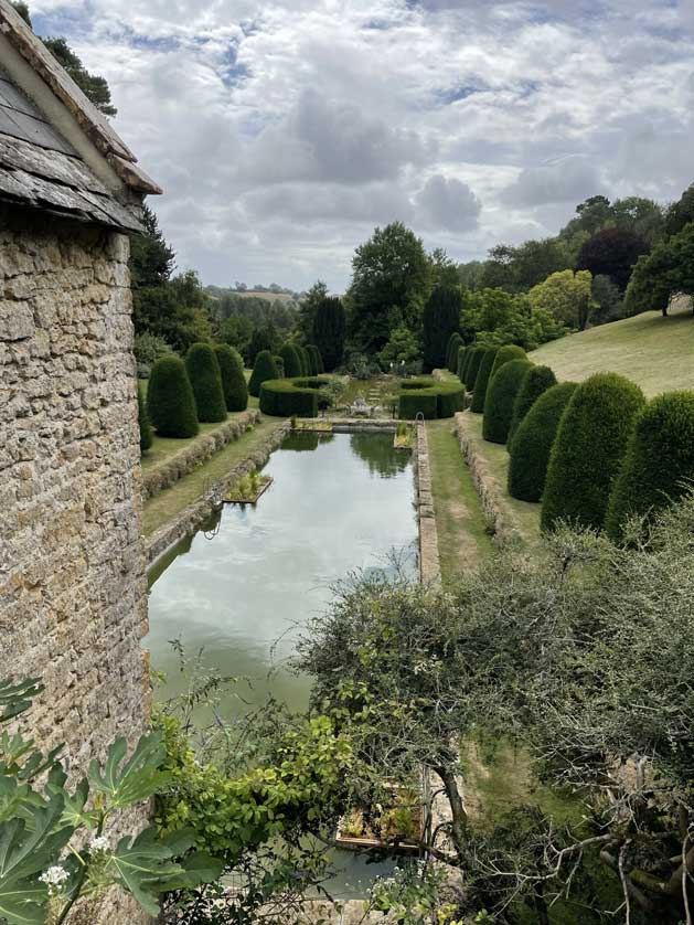 You can stay in a holiday cottage or glamping tent.