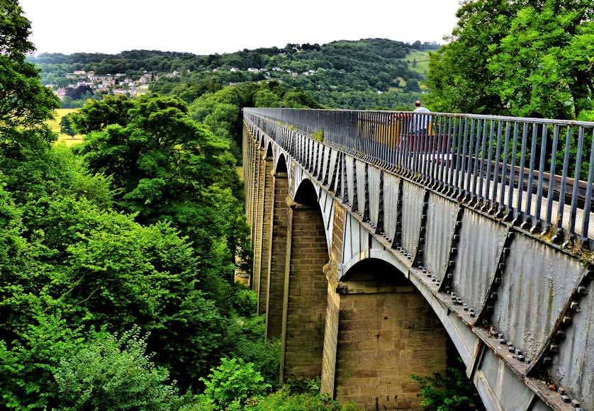 Crossing the Dee Valley, the Pontcysyllte Aqueduct is made of iron.