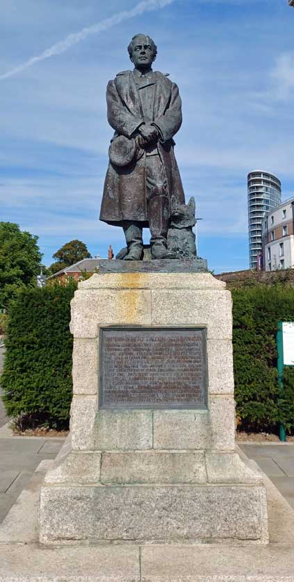 A bronze statue of Captain Robert Falcon Scott.