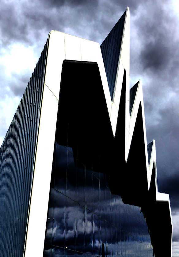 With 5 peaked roofs, the Riverside Museum is a unique building and the first cultural facility by Zaha Hadid in the UK.