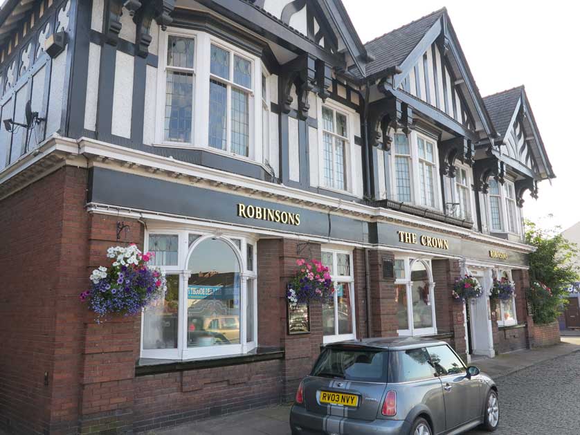 The Crown, Great Moor.