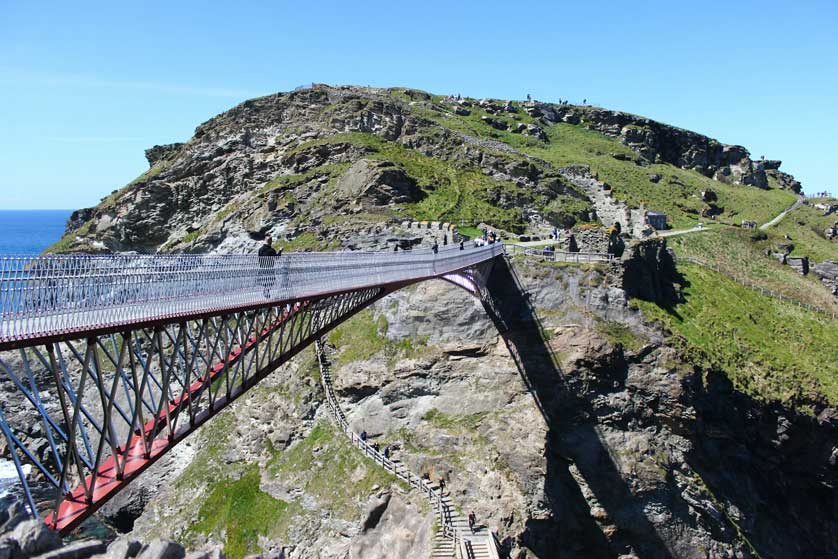 The modern footbridge at Tintagel Castle.
