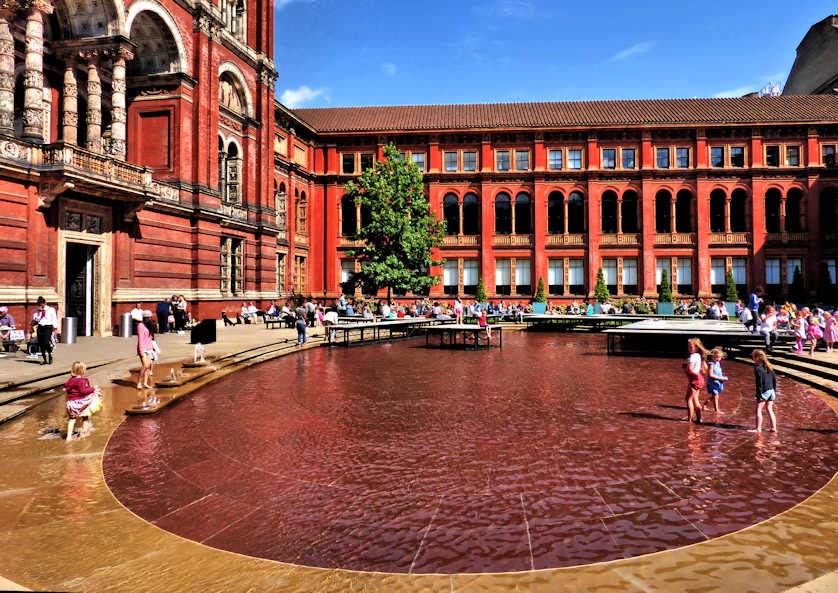 The garden at the V&A is a focal point of the museum and is a great place to meet, relax, and enjoy the changing art installations.