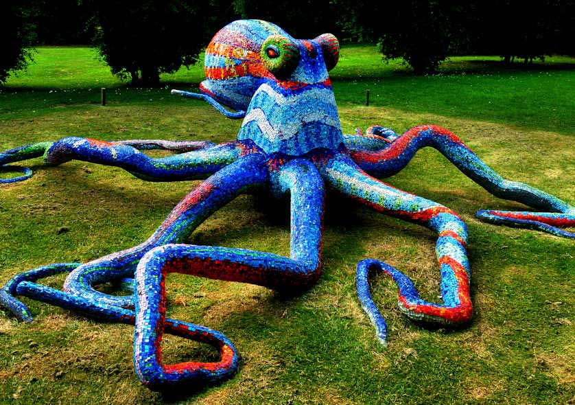 Octopus a 2011 sculpture by Italian artist Marialuisa Tadei.